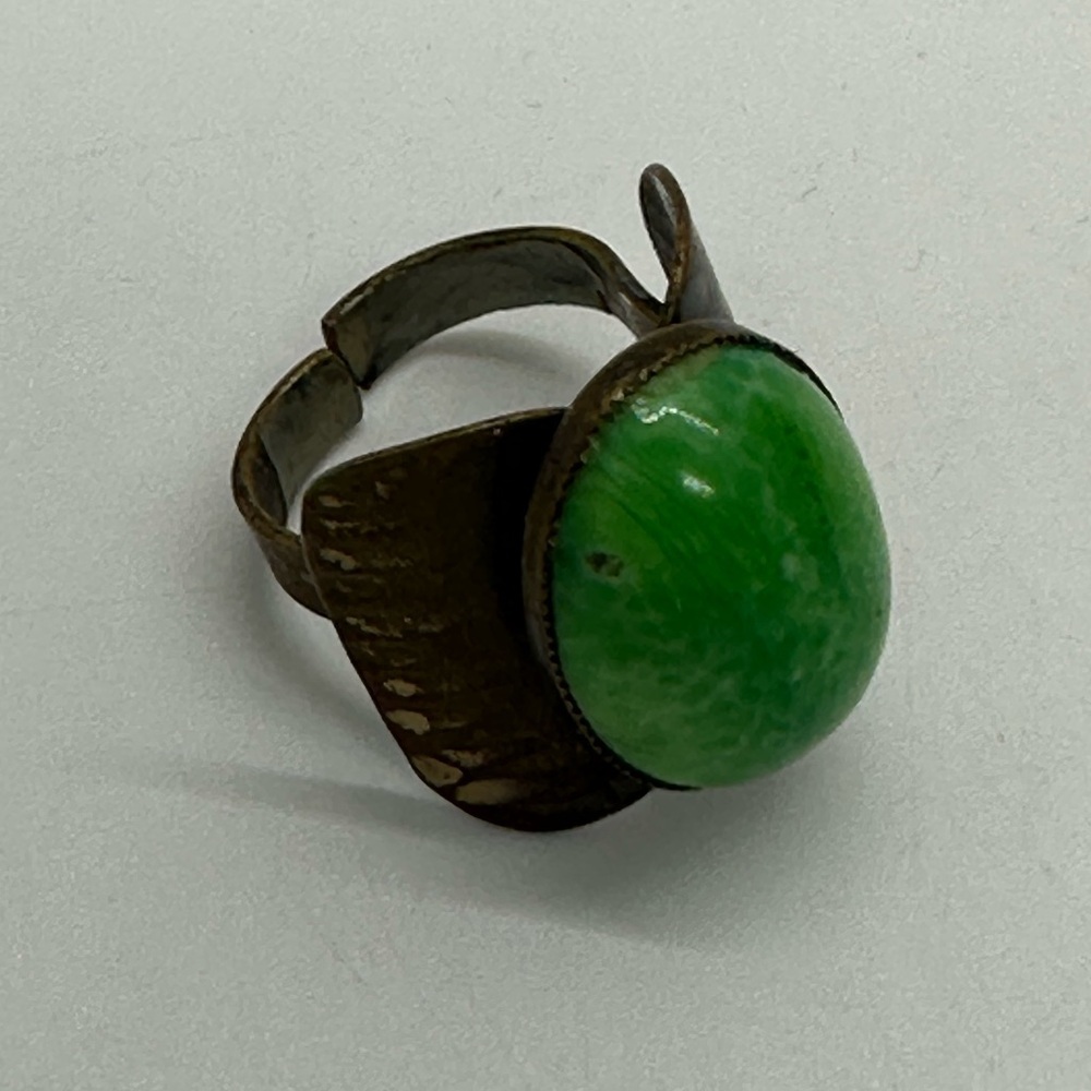 Vintage 1950s Bakelite Ring: Swirled Green & Black, Adjustable